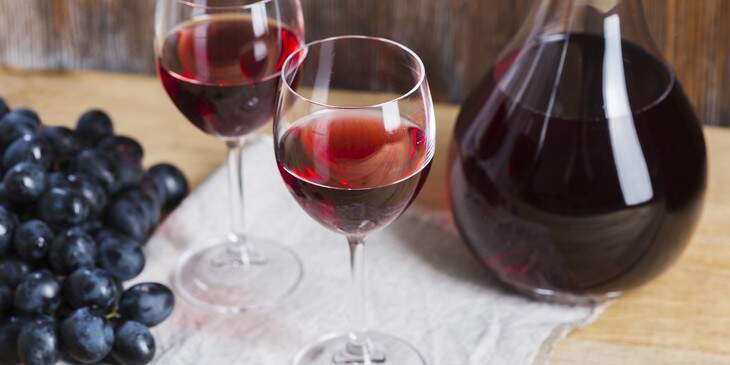 sonhar-com-vinho-tinto